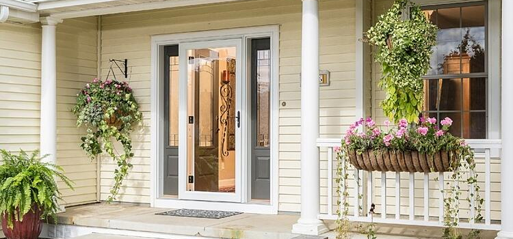 screen door installation in Winter Haven